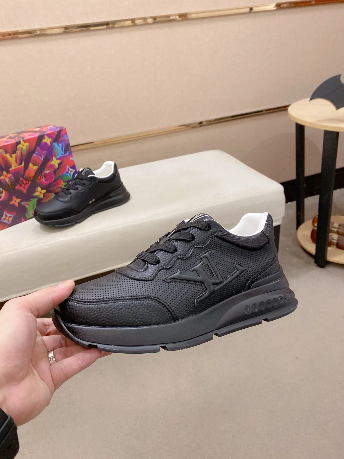 Men's shoes: 442💰🎉🎉LV~Louis Vuitton trendy men's shoes, new shipments, latest matching, the same style as the official website, super high quality, hot sales of the season [strong][strong][strong]Selected first-layer cowhide, comfortable sheepskin lining, original last, comfortable on the foot, wear-resistant rubber outsole, size: 38-44.